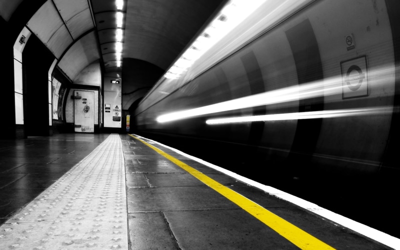 illuminated, light - Natural Phenomenon, subway, black And White, motion, train station, indoors, subway Train, underground, public transportation, architectural column