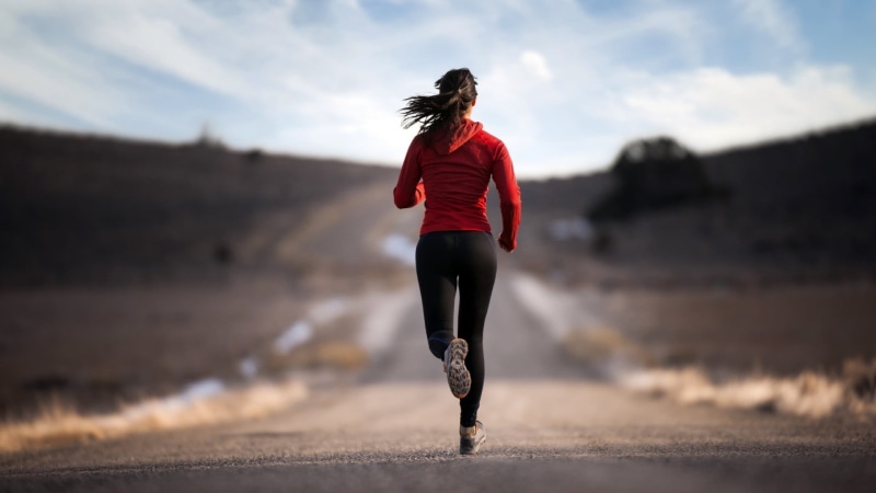 yoga pants, cross-country Running, athlete, black, morning Exercise, sunlight, outdoors, one Young Woman Only, healthy Lifestyle, road, one Person, chinese Ethnicity