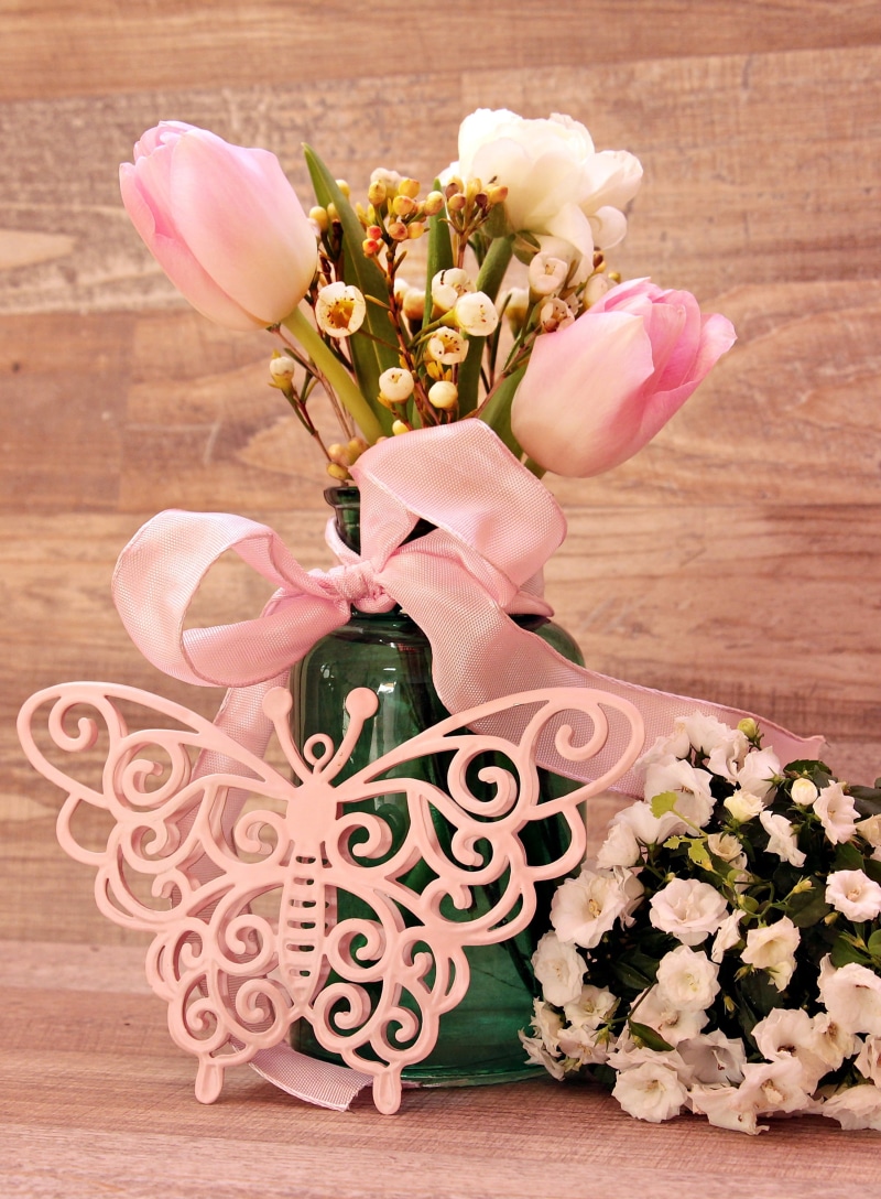 greeting, glass, white, butterfly, map, flower arrangement, romantic, 4K, flowering plant, rose - flower, frisch, flora, cut flowers, bunch of flowers