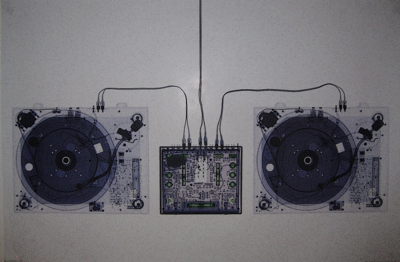 white, still life, wall - building feature, black, high angle view, 2K, two, close-up, table, machinery, turntables, directly above, technology, audio equipment