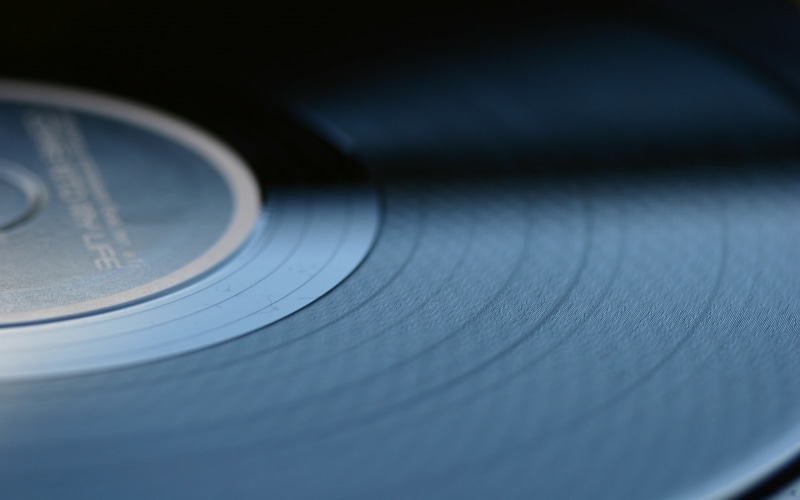 nightlife, retro styled, extreme close-up, audio equipment, spinning, black, record, arts culture and entertainment, 2K, music, close-up, gramophone, motion