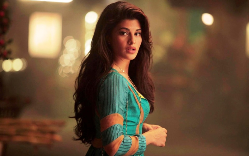 long hair, indoors, top, long, contemplation, looking at camera, movies, hairstyle, Jacqueline Fernandez, teal, beautiful woman, young adult, 2014, bollywood