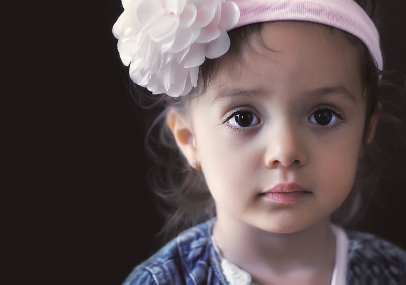 model, kid, portrait, baby, contemplation, sweet, lovely, offspring, girls, 2K, life, pink, front view, hair, child, headdress, indoors, hairstyle, one person