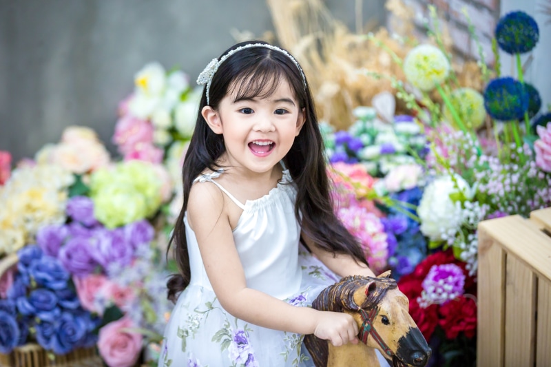 flower, waist up, girl, flower arrangement, toothy smile, emotion, wearing, women, bouquet, childhood, one person, baby, girls, hair, dress, outdoors, 5K