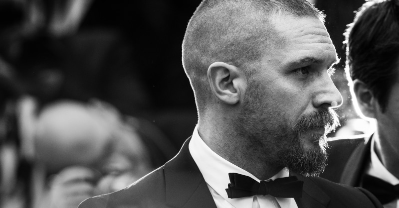 looking away, young men, menswear, beard, lifestyles, young adult, tom, one person, mid adult, men, focus on foreground, looking, facial hair, hardy, headshot