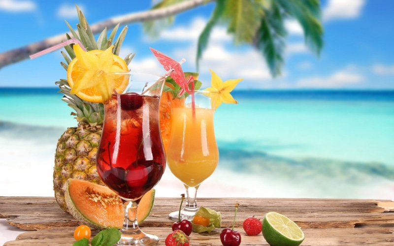 fruit, freshness, alcohol, sea, drink, food and drink, glass, water, nature, refreshment, 2K, focus on foreground, tropical climate, cocktail, outdoors