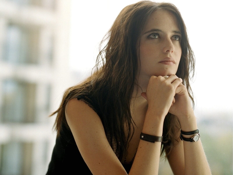 720P, front view, beauty, focus on foreground, contemplation, teenager, young women, Eva Green, long hair, hairstyle, beautiful woman, hair, headshot