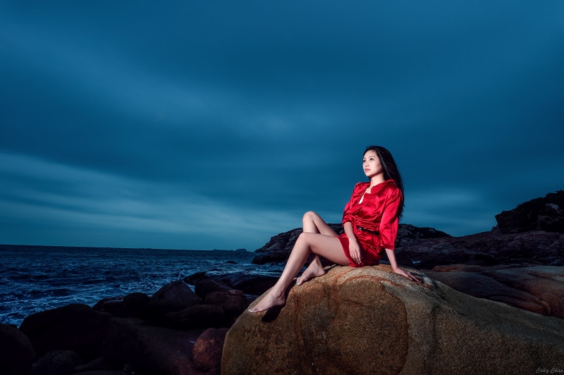 sea, cloud - sky, solid, miniskirt, sky, leisure activity, nature, hairstyle, scenics - nature, one person, water, outdoors, Asian, long hair, black hair
