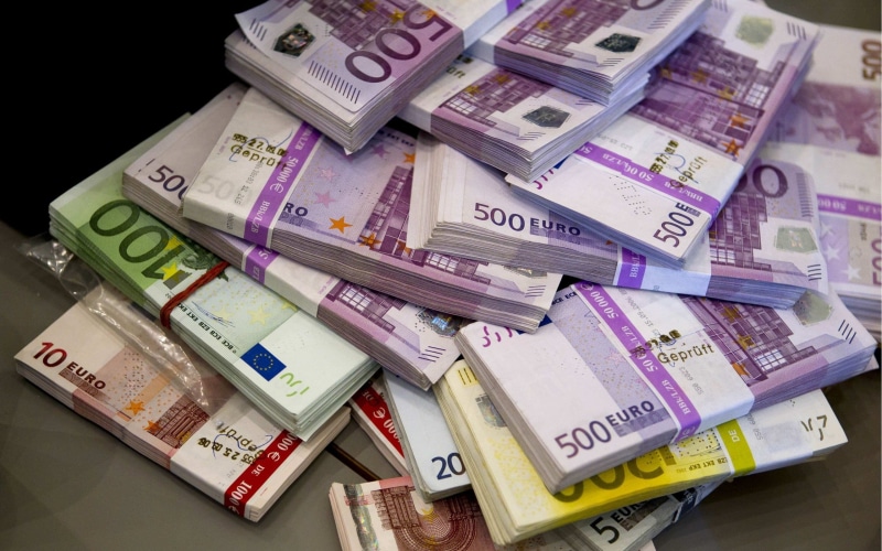 still life, Currency, savings, finance, large group of objects, Euro, wealth, bill, banknotes, number, 2K, variation, text, Cash, Money, newspaper, communication