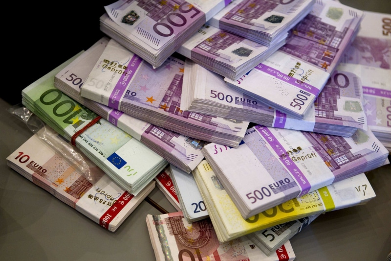 money, close-up, 2K, business, banknote, variation, euros, abundance, finance, still life, text, assorted, stack, savings, currency, communication, table