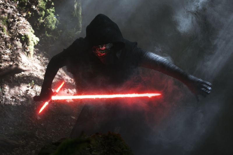 illuminated, Red-Light, StarWars, Lightsaber, real people, unrecognizable person, Warrior, 5K, holding, leisure activity, Episode 7, Kylo Ren, nature