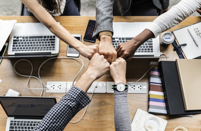 furniture, meeting, team, table, colleagues, group, achievement, business person, new business, togetherness, deal, friendship, body part, wireless technology