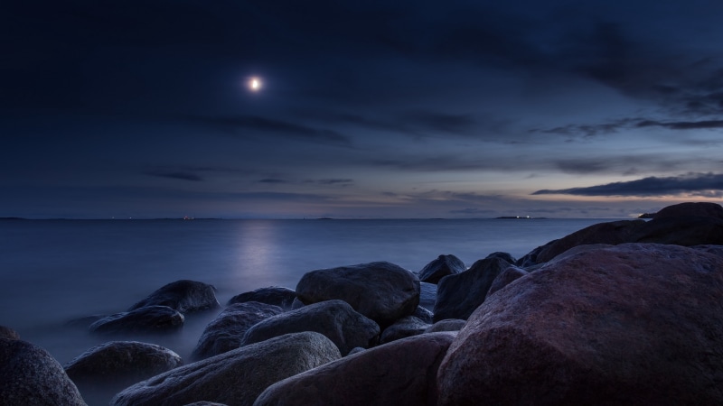 darkness, calm, horizon, moonlight, water, sea, moon, rock, 4K, shore, night, sky, dusk