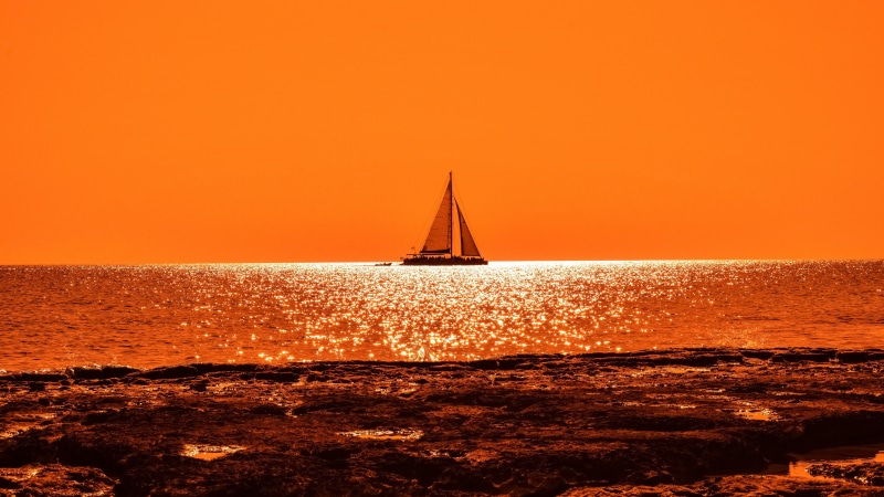 ocean, wave, calm, dusk, sky, 5k, sunset, sailing, evening, catamaran, sailing ship, water, 5K, horizon, orange sky, 5k uhd, sea, afterglow, sailboat