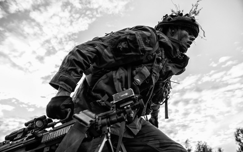 government, statue, rifle, soldier, clothing, holding, military, wearing, sculpture, day, 1080P, sky, safety, black, human representation, outdoors, people