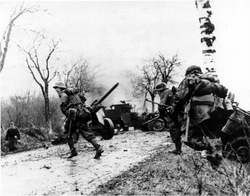 helmet, gun, military uniform, people, German, advancing, abandoned, soldiers, american equipment, teamwork, combat, outdoors, fighting, old-fashioned