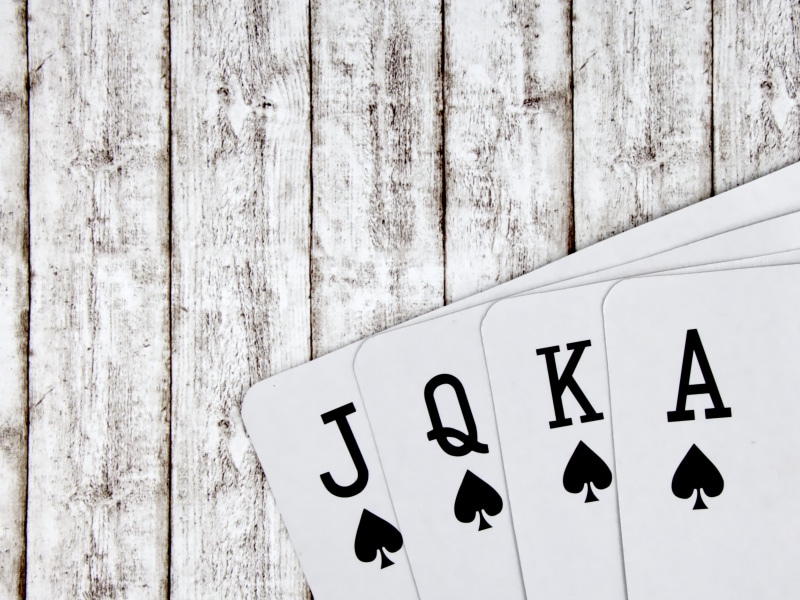 white color, capital letter, still life, pik, ace, gesellschaftsspiel, text, white, 4K, leisure games, plank, poker, western script, sign, queen, no people