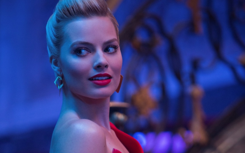 one person, 2016, beautiful people, monkeys, Female Celebrities, bad, 4K, beauty, Movies, nightlife, elegance, make-up, adult, purple, indoors, blue, robbie
