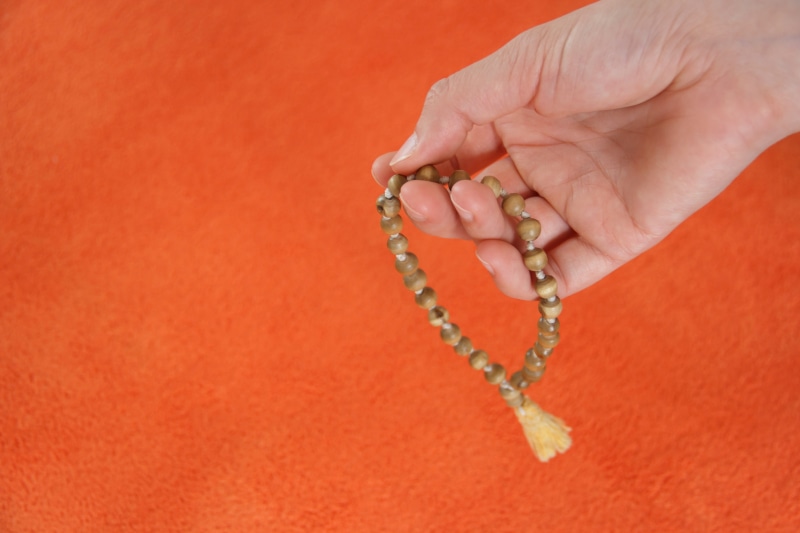 symbol, pray, close-up, hand, symbolic, hinduism, rosary Beads, prayer, Faith, human body part, peace, belief, innocence, emotion, 108, body part, buddhist