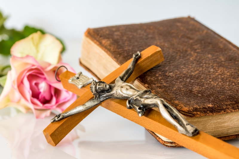 still life, jesus christ, symbol, indoors, rose, studio shot, wooden cross, flowering plant, prayer book, paper, day, cross, the cross inscription, emotion