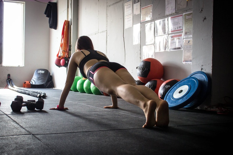 plank, exercise, adult, fitness, core, cross training, women, workout, vitality, full length, healthy lifestyle, clothing, lifestyles, body, physical activity