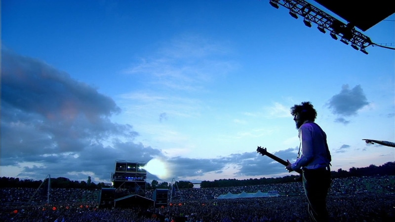 chinese Ethnicity, standing, linkin park, Bradford Philip Delson, freedom, 1080P, rock, young adult, built structure, concert, purple, outdoors, urban Scene