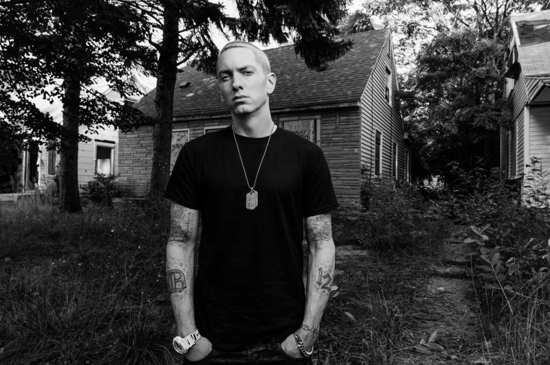 young men, Singers, day, Eminem, building exterior, real people, casual clothing, tree, built structure, men, one person, lifestyles, young adult, 720P