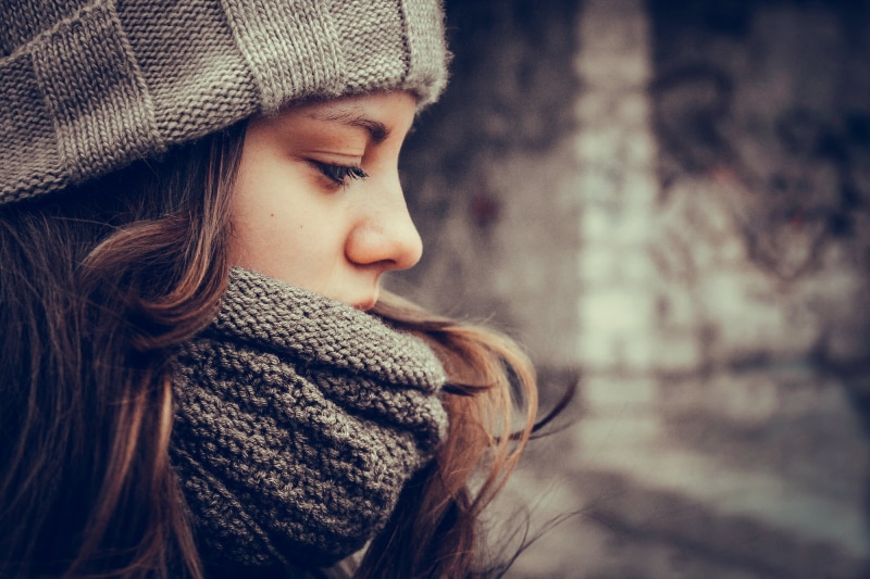 people, caucasian Ethnicity, women, beautiful, meditate, think, scarf, winter, sadness, outdoors, young Adult, 1080P, females, gray, girl, portrait, one Person