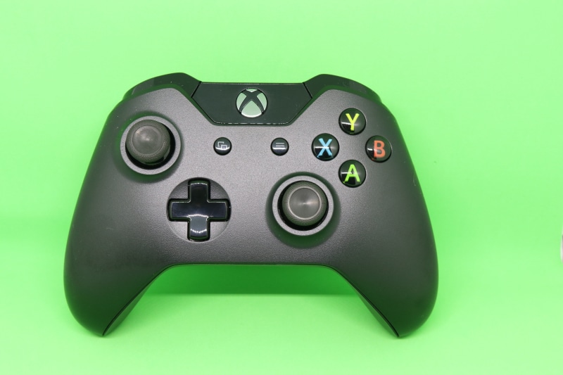 communication, studio shot, indoors, cable, computer, keypad, technology, finance, single object, cut out, gamer, plastic, green color, play, 5K, colored background