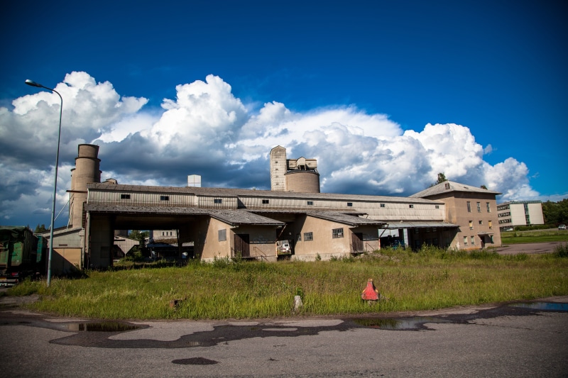 broken, no people, destroyed, equipment, dust, deserted, nobody, engineering, interior, building exterior, field, road, ruin, day, nature, grunge, cloud - sky