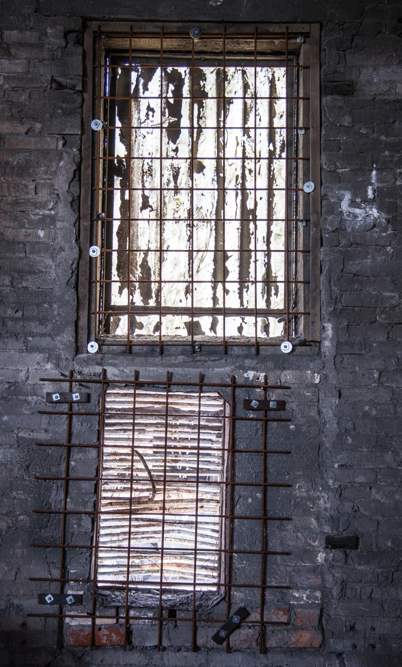 zone, pollution, empty, dust, day, broken, nobody, burning, construction, respirator, atmosphere, doomsday, architecture, sealed, old windows, obsolete