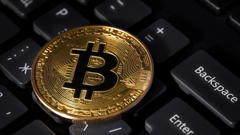 cryptocurrency, keyboard, western script, 1080P, technology, computer, no people, text, wealth, indoors, wireless technology, close-up, number, bitcoin