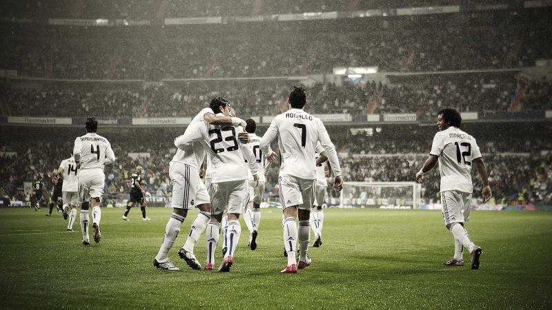 kicking, squirt, sport, full length, soccer team, Sergio Ramos, higuain, form, stadium, motion, stadiums, athlete, rain, sports Uniform, team, playing Field