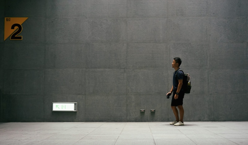 one Man Only, people, young adult, near, person, guy, motion, carrying, full Length, on the move, real people, black, architecture, copy Space, standing