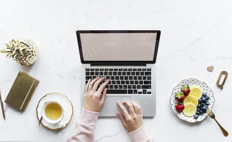 blogger, lifestyle, keyboard, notebook, searching, lemon, equipment, food and drink, communication, social network, design space, flat lay, strawberry