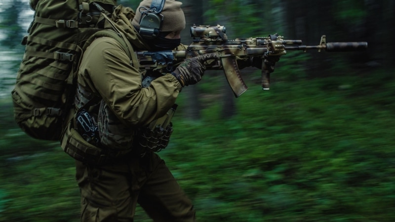 outdoors, 1080P, uniform, gun, army, black, commando, military uniform, assault, forest, rifles, holding, machine gun, safety, special forces, rifle, blurred