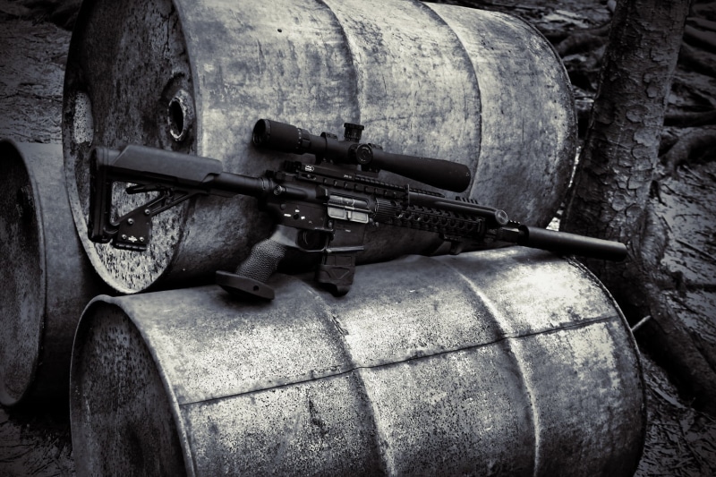 AR-15, monochrome, wood - material, cylinder, indoors, assault, history, gun, conflict, 720P, black, day, scopes, sniper rifle, old, barrel, scope, rifles