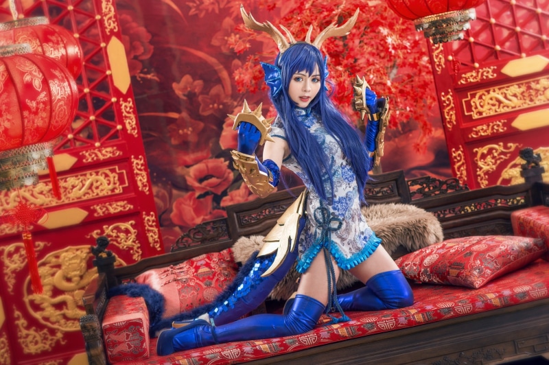 background, shoes, cosplay, stockings, dress, dragon, interior, red, figure, claws, model, long-haired, sofa, fur, decoration, outfit, makeup, image, pose