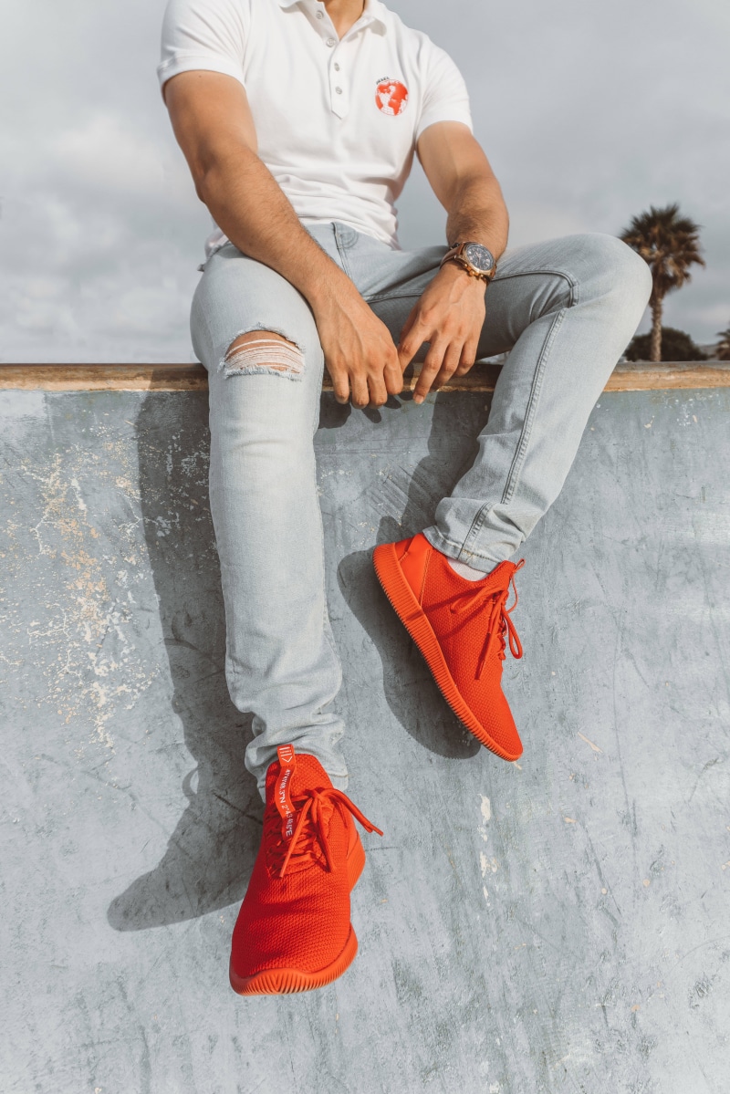 man, jeans, sports equipment, casual clothing, wear, human leg, 5K, fashion, shoe, one person, lifestyles, real people, teenager, front view, men, skate park