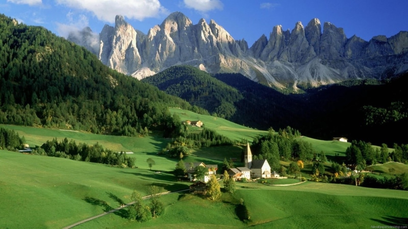 mountain, outdoors, tranquil scene, tranquility, dolomites, built structure, sky, church, no people, st. magdelena, mountain peak, beauty in nature, green color