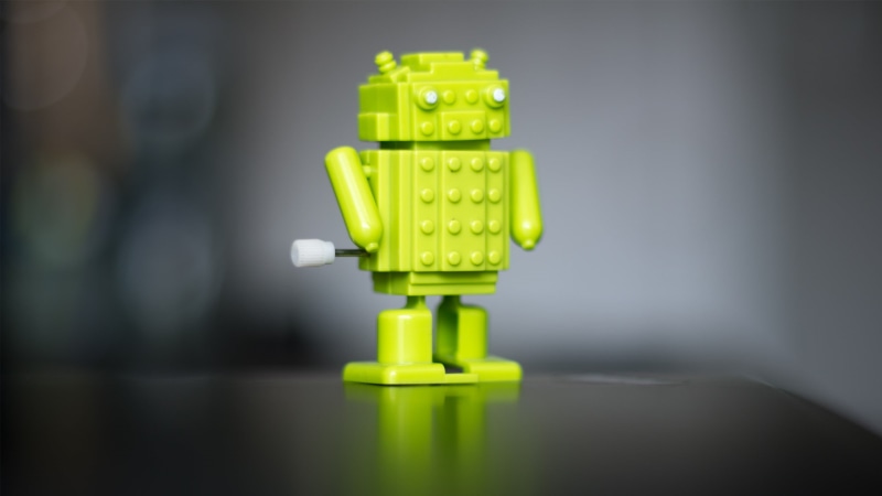 colored background, bokeh, robot, multi colored, single object, table, blurred, toy, toy block, technology, 2K, science, Android (operating system), small