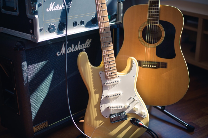 music, group, bass instrument, indoors, light, amplifier, stratocaster, marshall, acoustic guitar, blues, musical instrument string, fender, rock music
