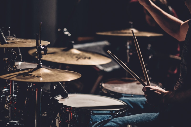 musical instrument, musical equipment, musical, musician, artist, hand, one person, arts culture and entertainment, man, nightlife, set, percussion instrument
