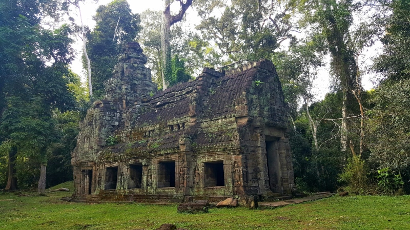 deterioration, ancient civilization, grass, brown, green, tranquility, day, peace, land, architecture, low angle view, outdoors, temple, bad condition