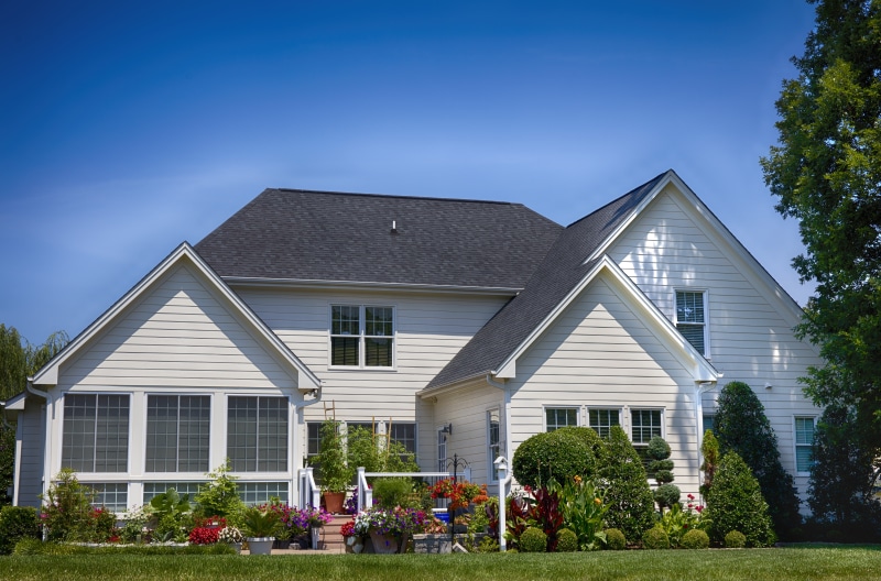 luxury, no people, built structure, front or back yard, tree, green, house, architecture, building, summer, modern, blue, home, daytime, housing development