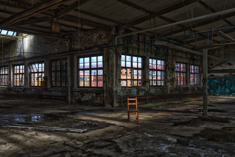 weathered, 4K, old building, gloomy, bad condition, hall, mood, hdr, warehouse, destruction, brick, no people, dirty, daytime, within, industrial hall
