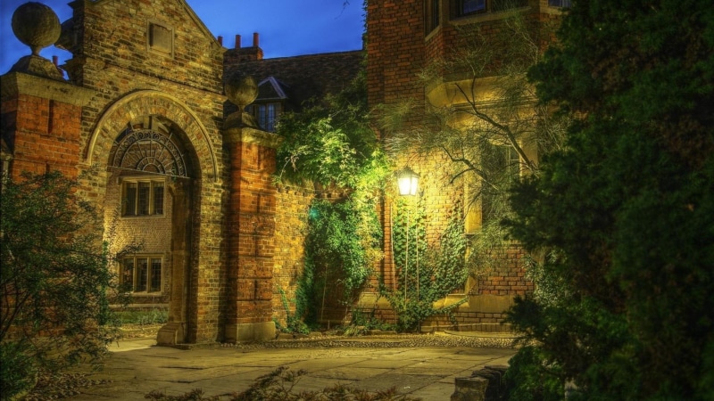 nature, street, HDR, history, illuminated, gates, lamp, brick, night, green, UK, 1080P, the past, old building, lantern, built structure, lights, lighting equipment