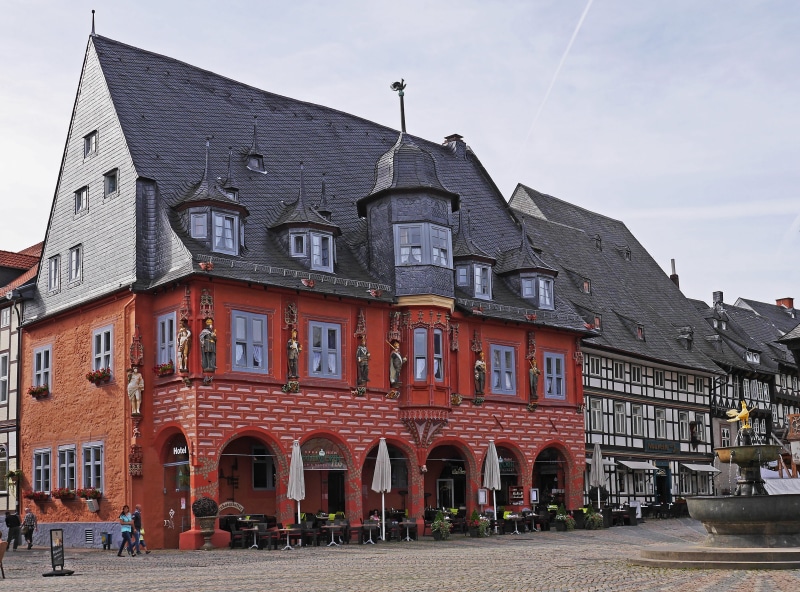 road, market fountain, center, building exterior, figures, slate roof, residential district, bay window, architecture, marketplace, day, fachwerkhaus, nature