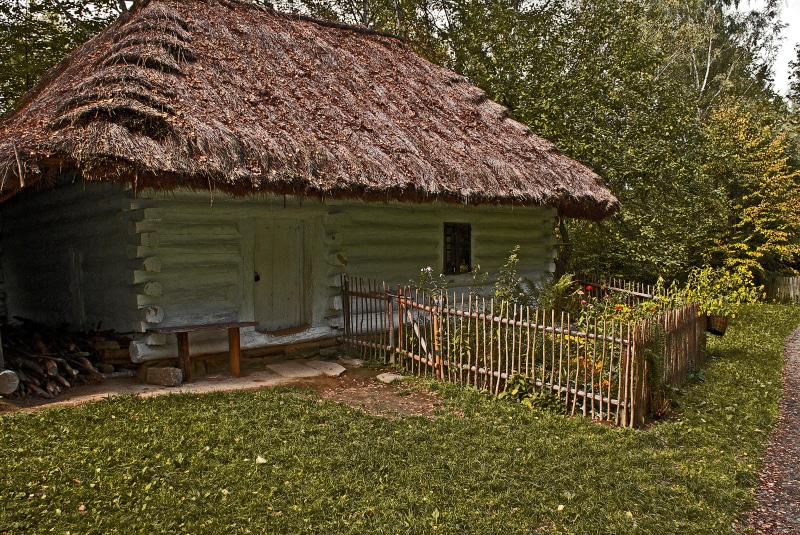 wooden house, basket, wooden architecture, tree, mood, shadow, plant, bench, straw, near, the door, thatched roof, residential district, hurdle, the bars