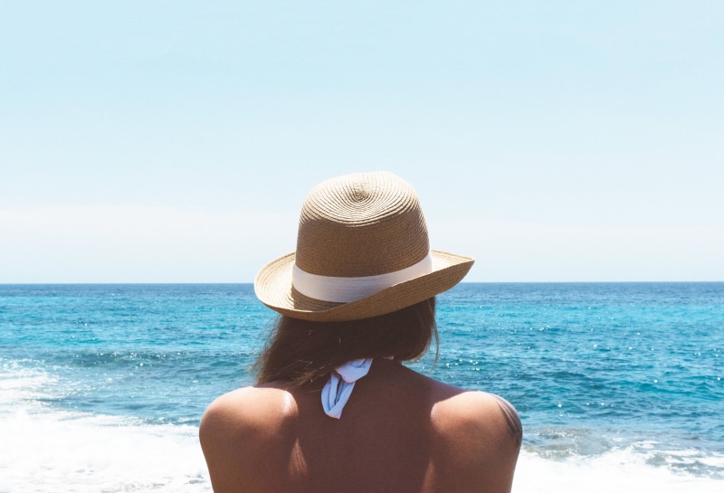 sky, water, adults only, outdoors, fashion, looking at view, trip, clothing, fedora, beach, horizon over water, 5K, sea, looking, girl, vacations, only women
